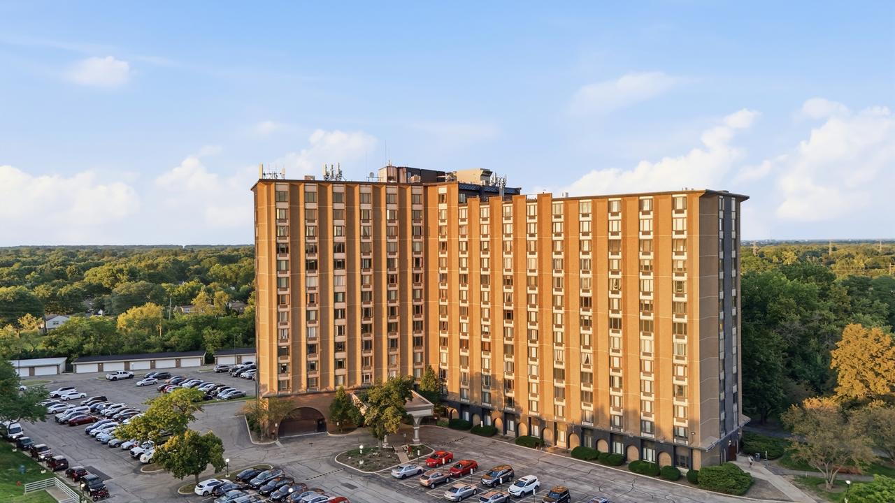 1 Renaissance Pl. #816, Palatine, IL 60067
