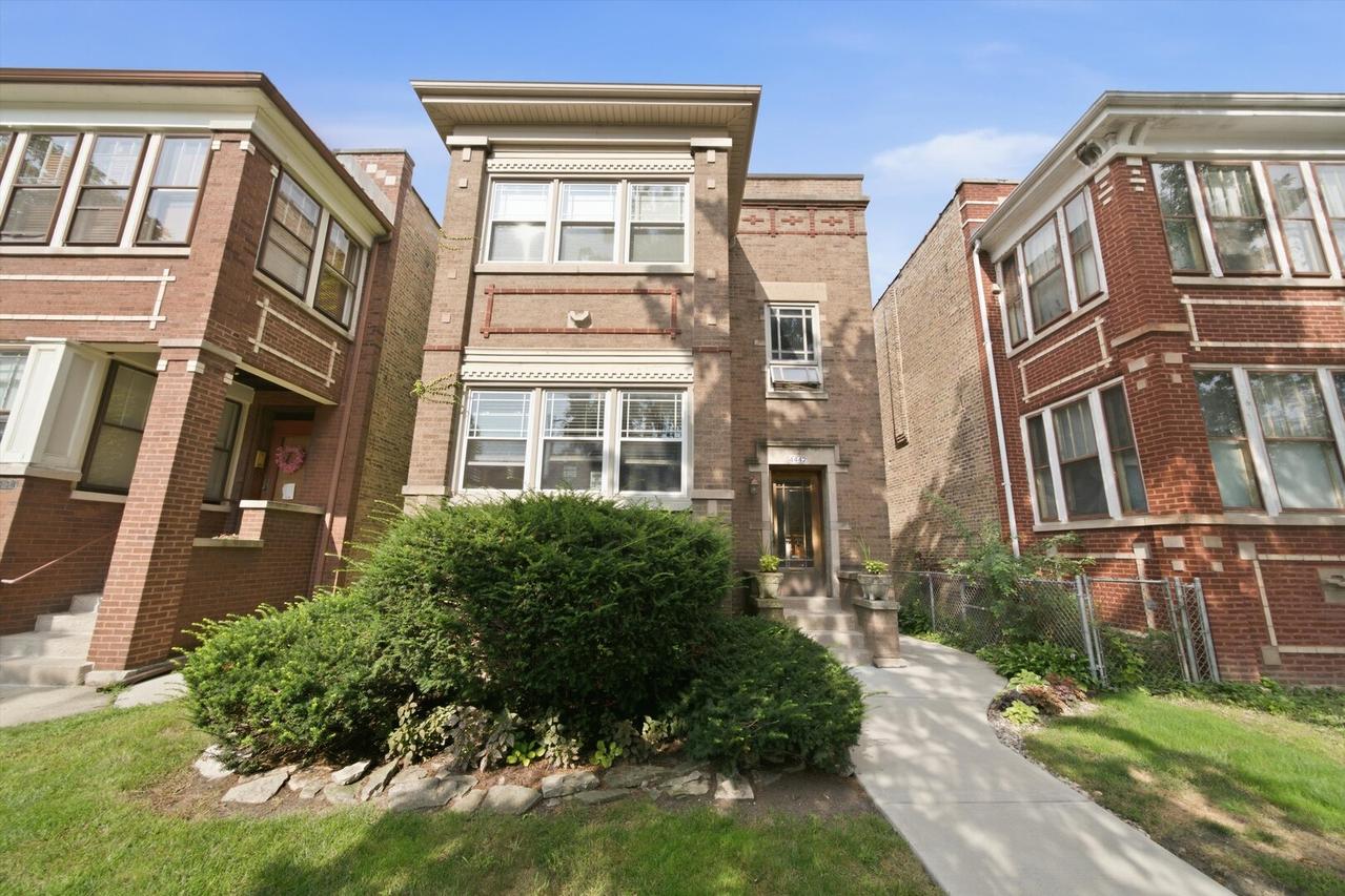 4442 N Sacramento Ave., Chicago, IL 60625