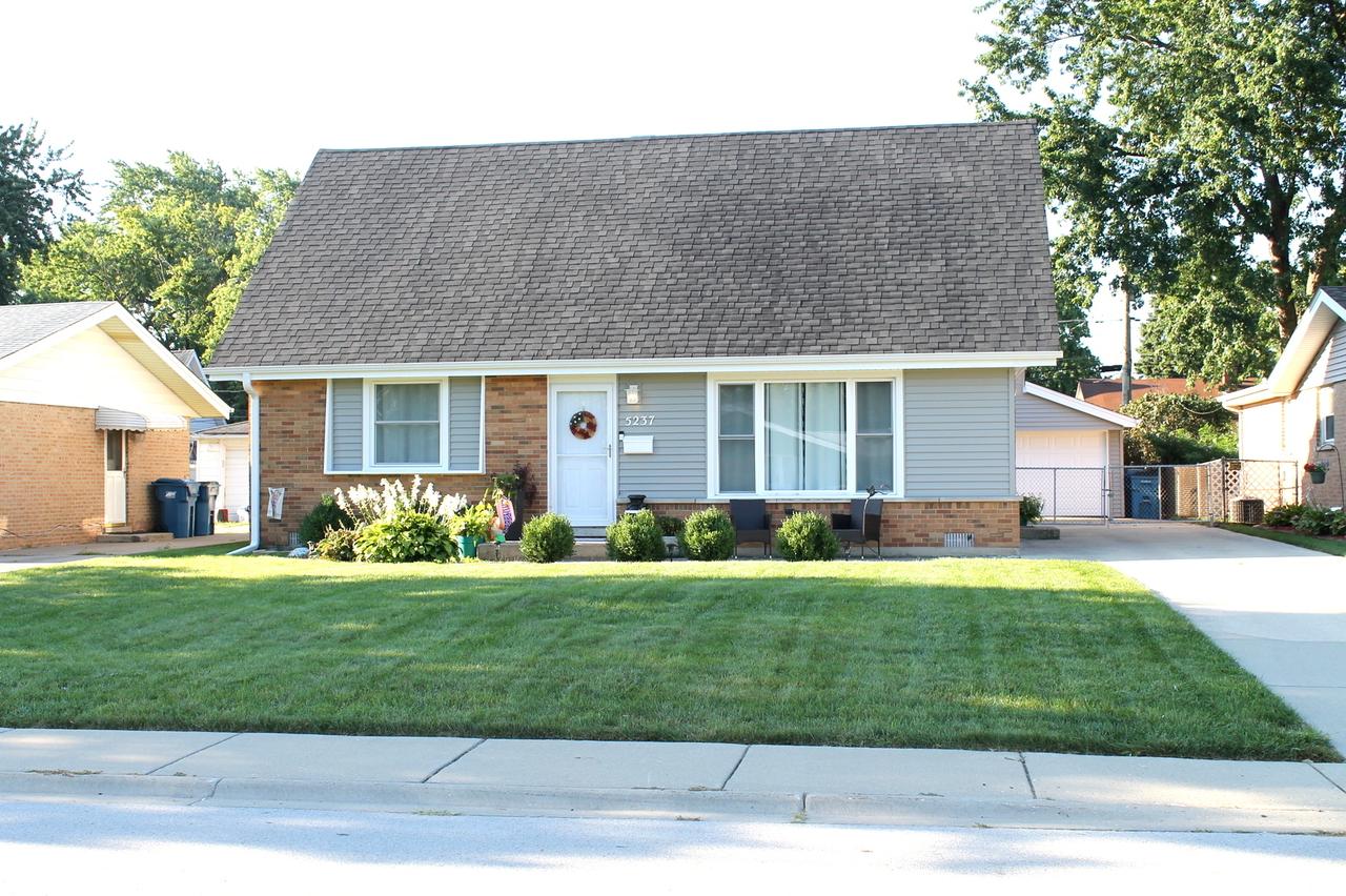 5237 Pleasant Ln., Crestwood, IL 60418