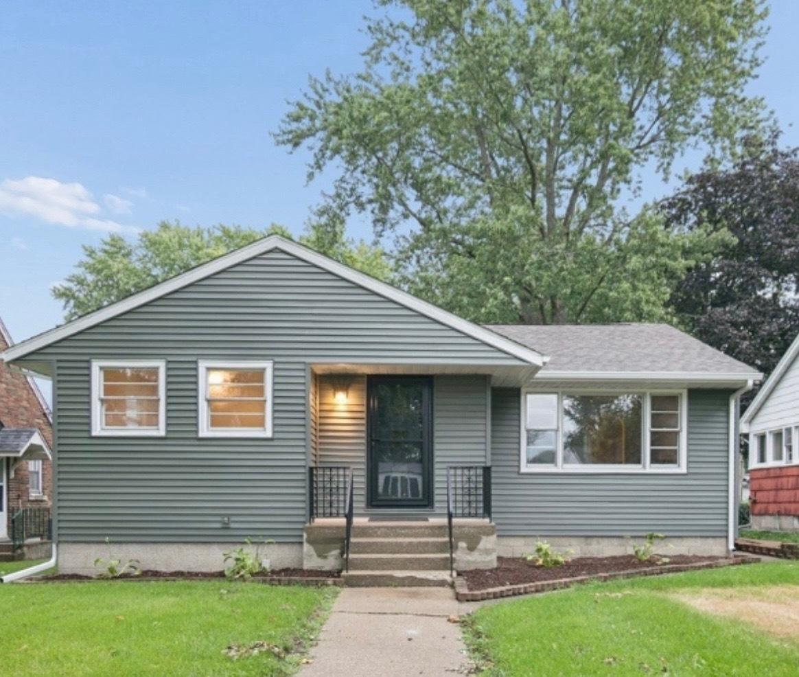 1042 S 8th Ave., Kankakee, IL 60901