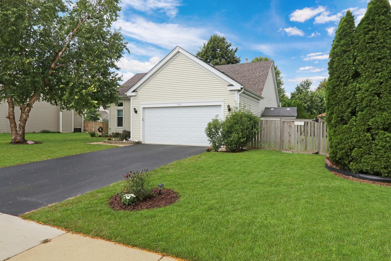 436 Conestoga Tr., Cary, IL 60013