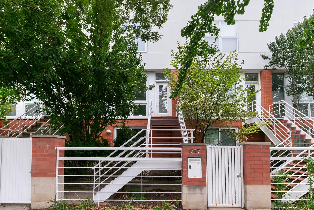 1745 W Wellington Ave., Chicago, IL 60657