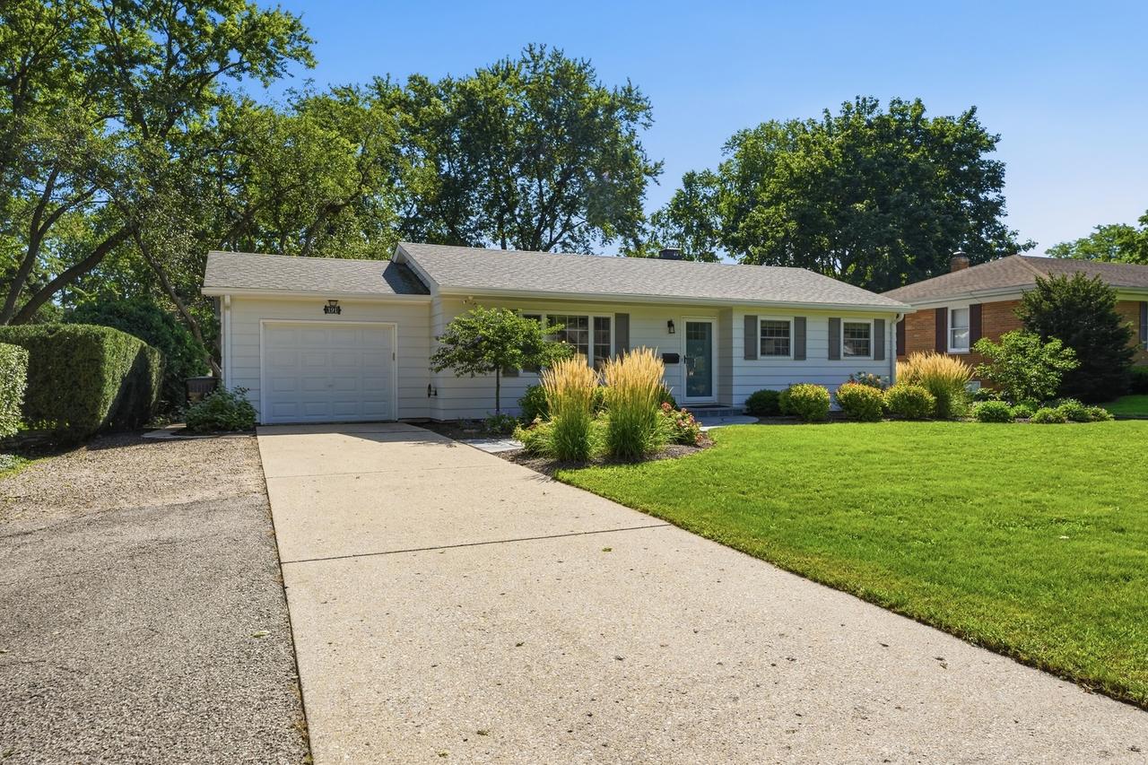 191 Peterson Pkwy., Crystal Lake, IL 60014