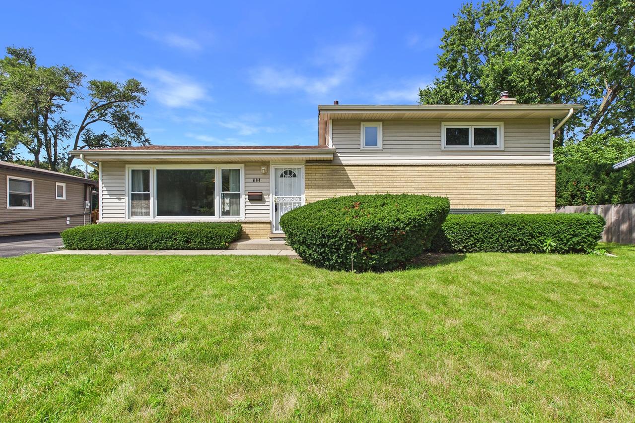 604 N Wilshire Dr., Mount Prospect, IL 60056