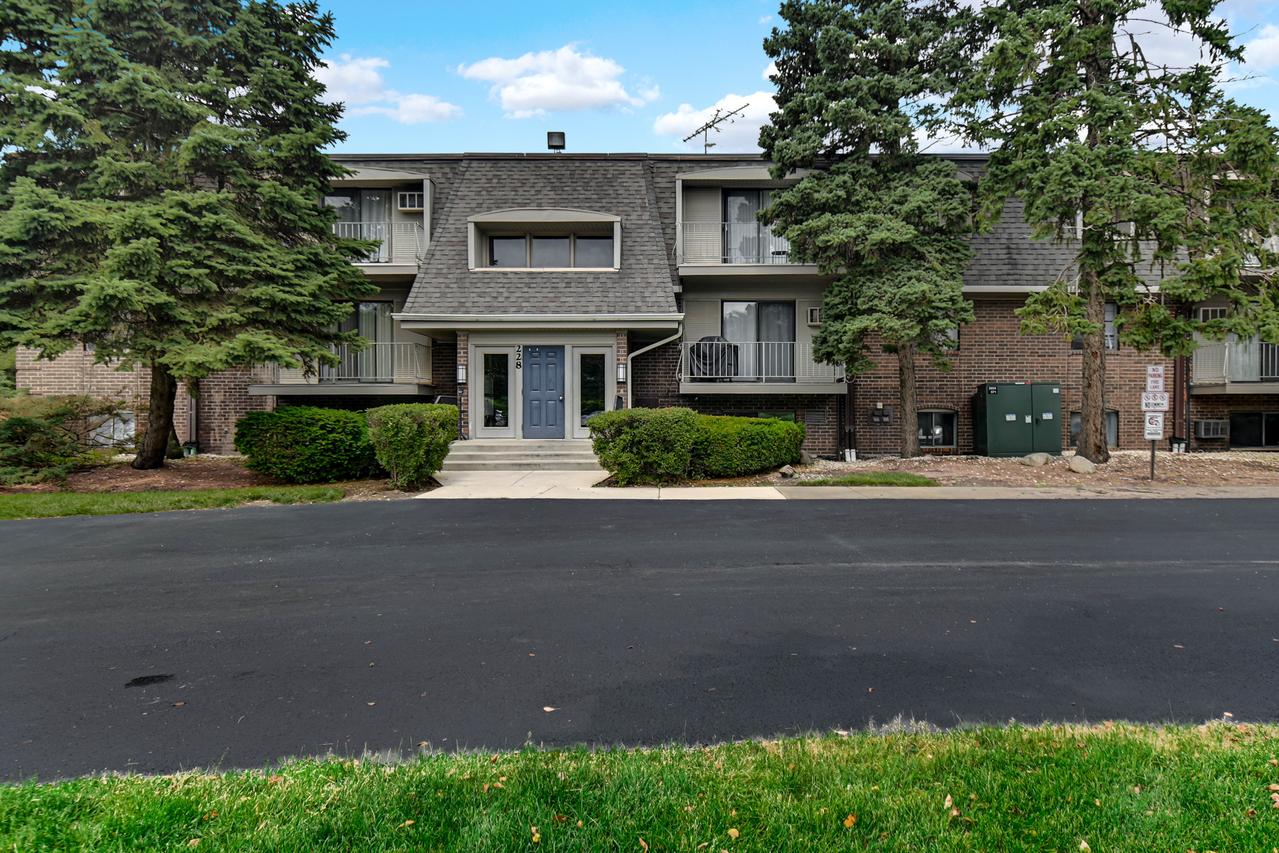 228 E Bailey Rd. #A, Naperville, IL 60565
