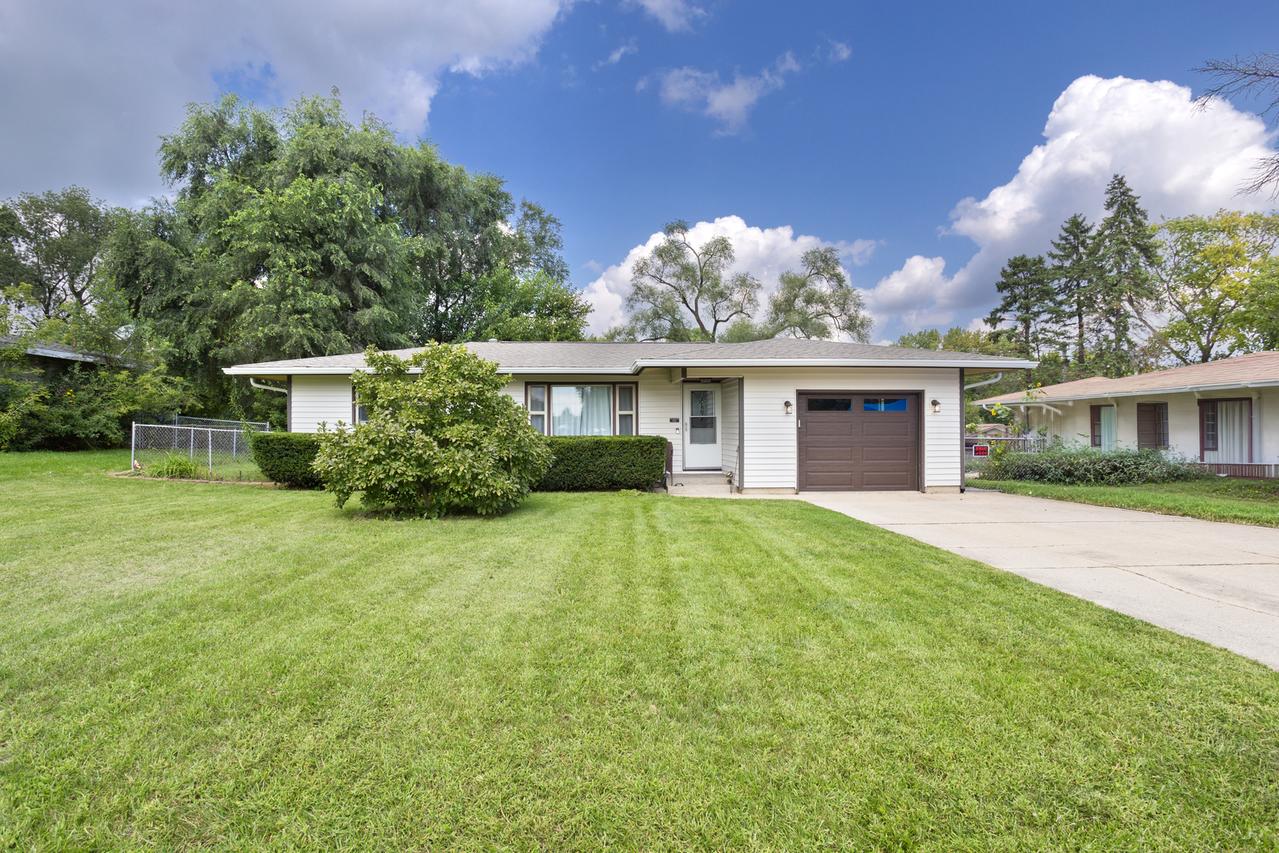 1104 Jasper Dr., Mchenry, IL 60051