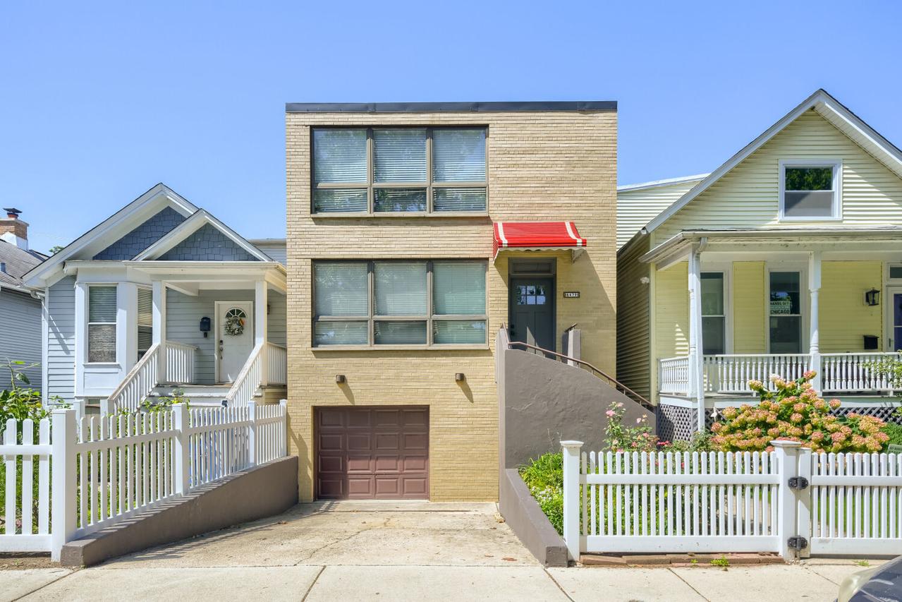 5472 S Dorchester Ave., Chicago, IL 60615
