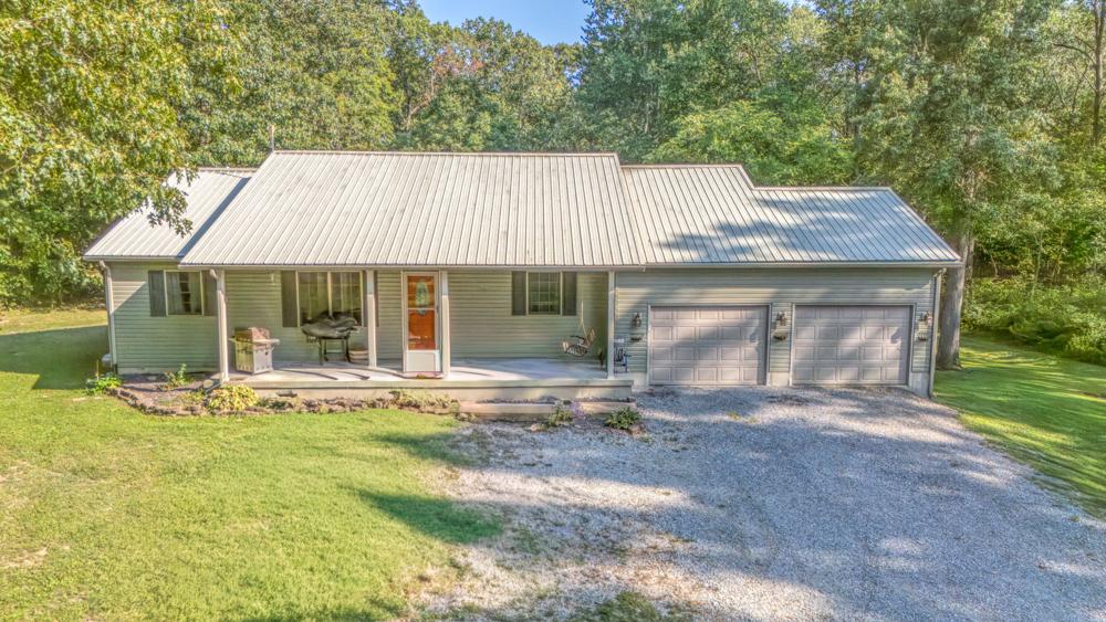 12493 E Baseline Rd., Dix, IL 62830