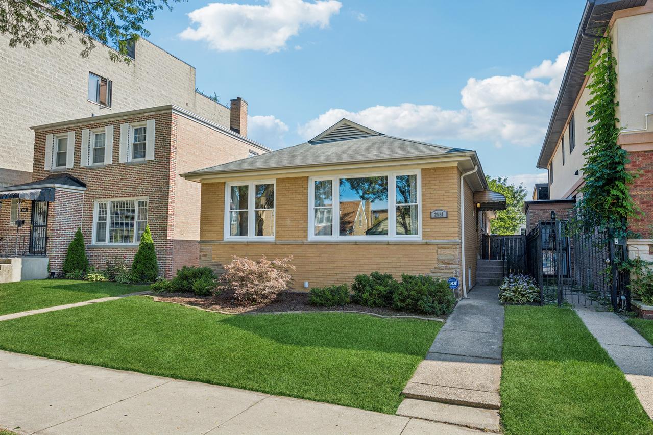 2551 W Balmoral Ave., Chicago, IL 60625