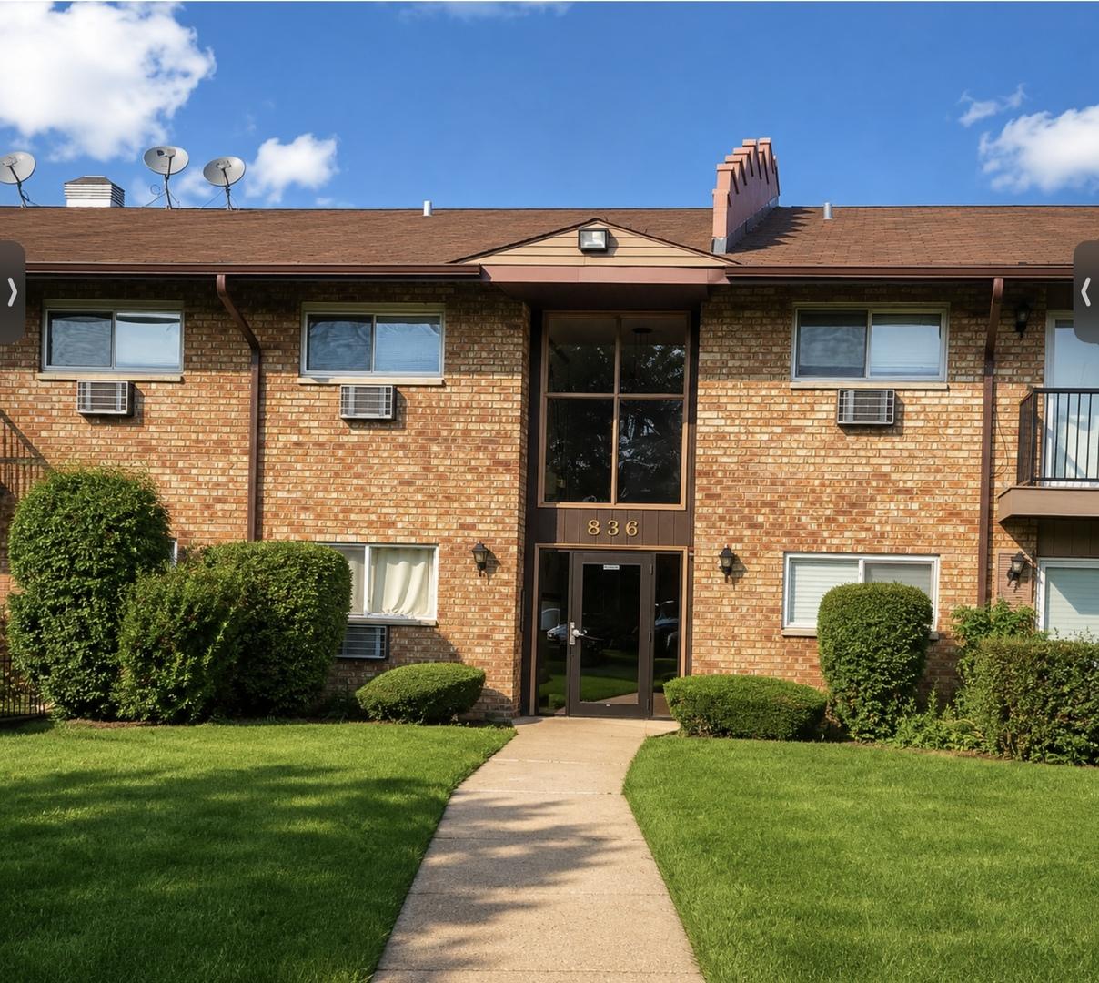 836 E Old Willow Rd. #111, Prospect Heights, IL 60070