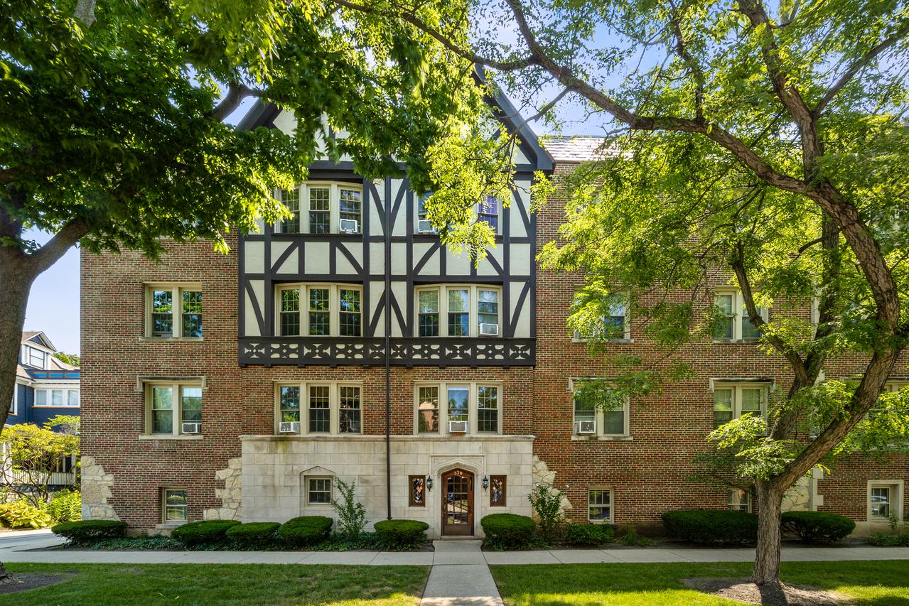 338 S East Ave. #3N, Oak Park, IL 60302