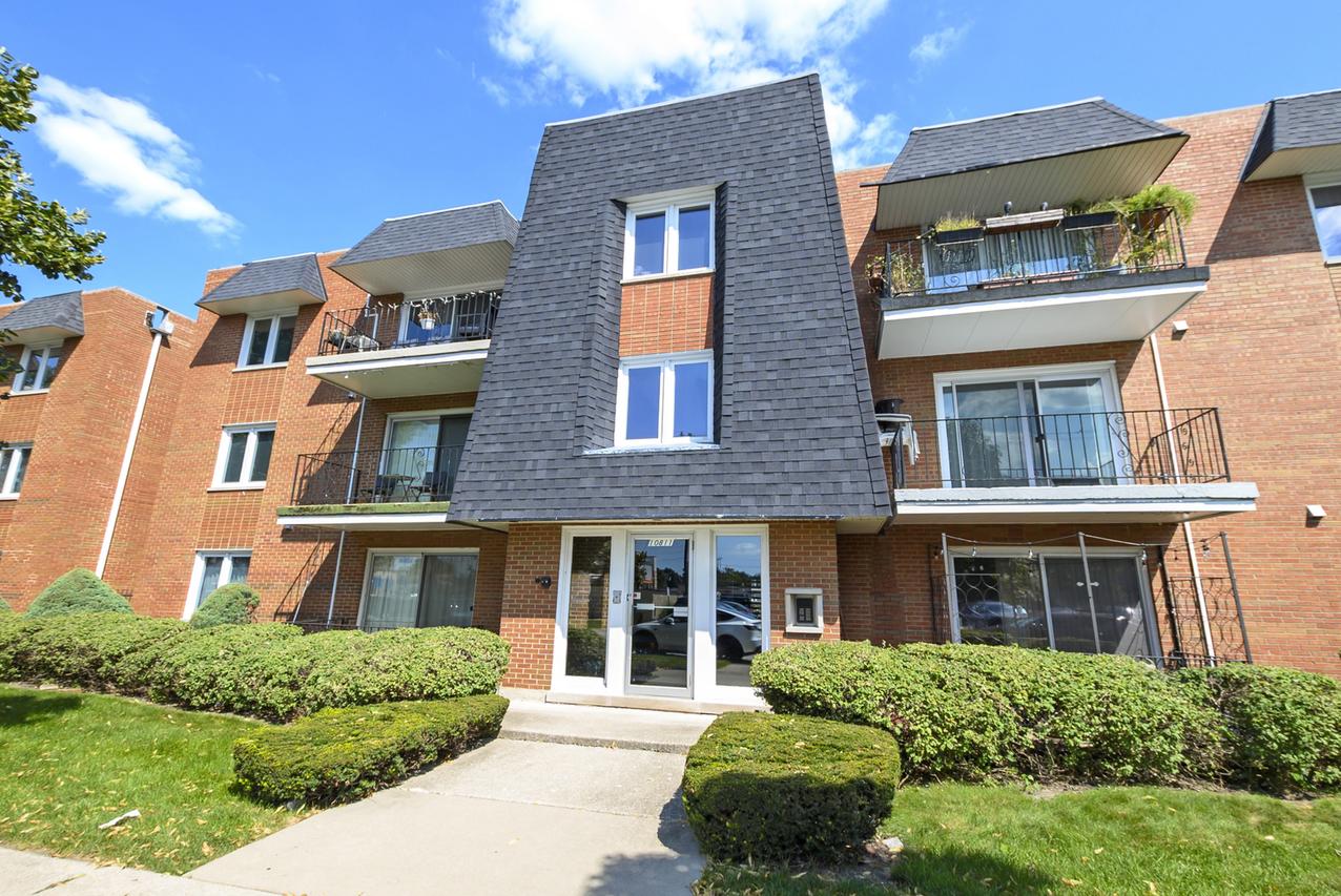 10811 S Keating Ave. #2SW, Oak Lawn, IL 60453