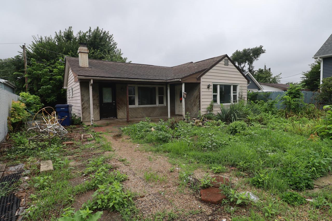 234 N 3rd Ave., Villa Park, IL 60181