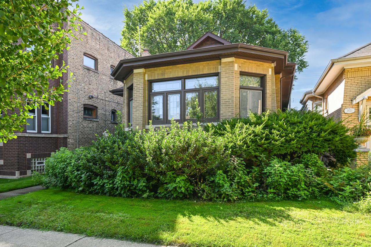 2619 W Farwell Ave., Chicago, IL 60645
