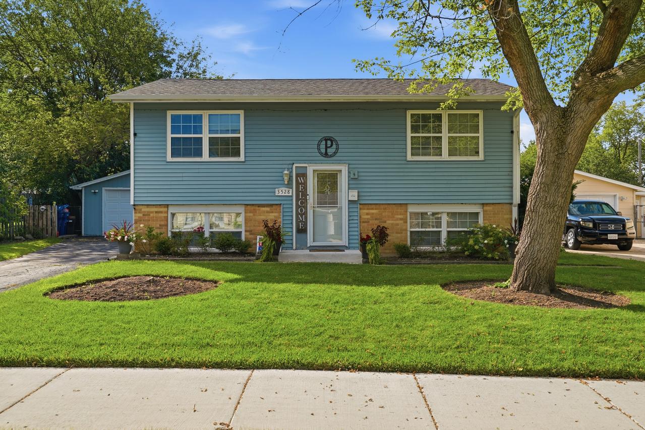 3528 Rock Pkwy., Waukegan, IL 60087