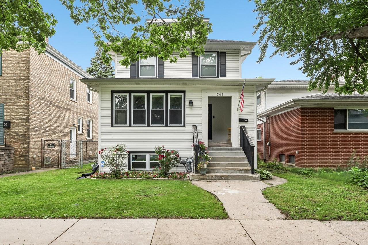 743 S Lombard Ave., Oak Park, IL 60304
