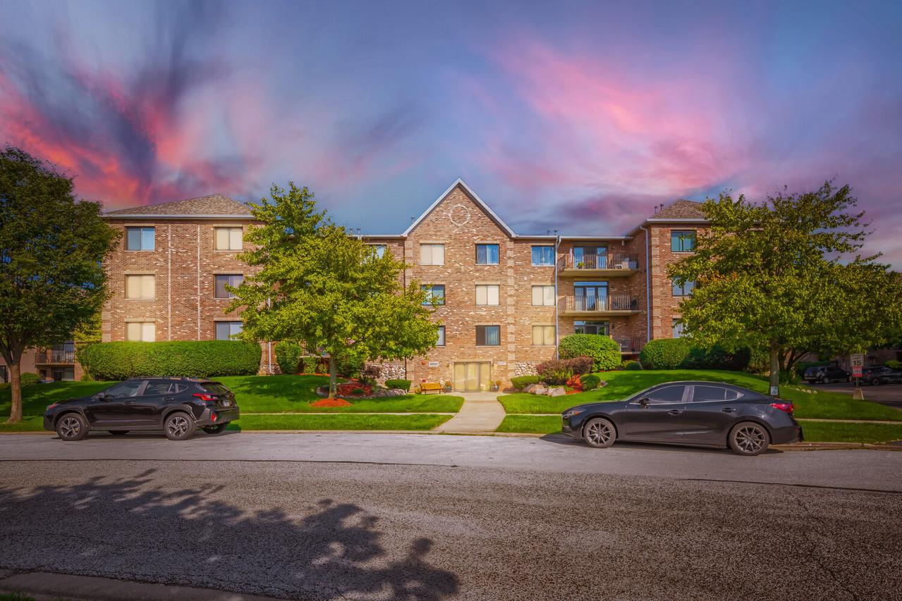 11035 Deblin Ln. #305, Oak Lawn, IL 60453