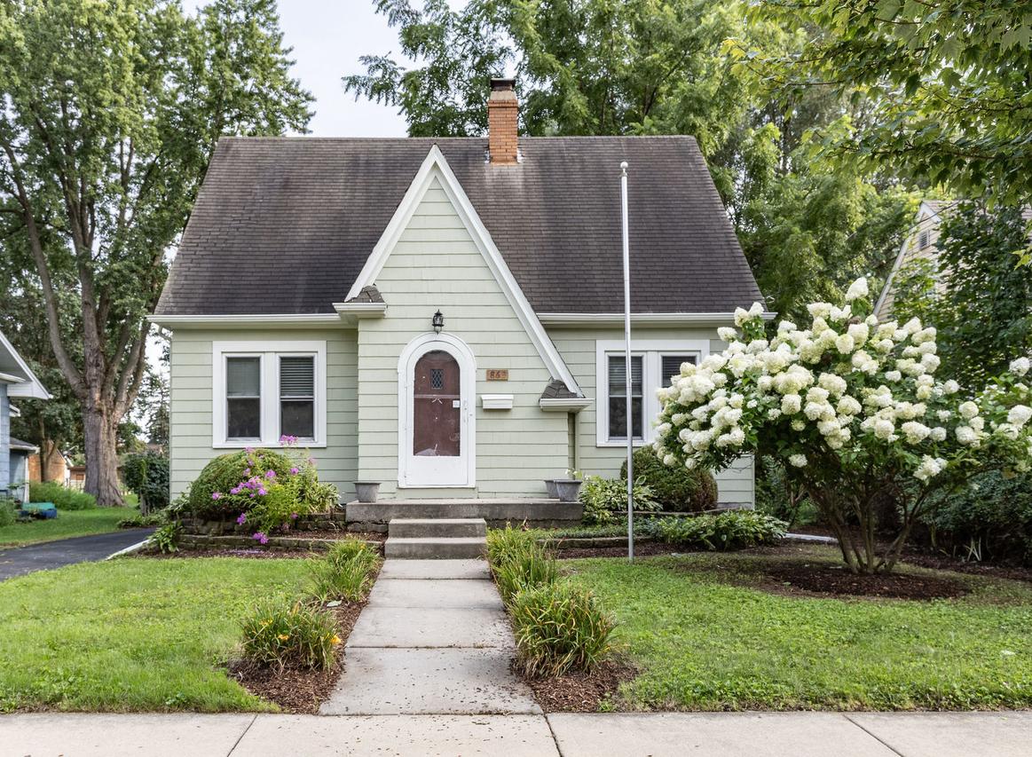 869 Shuler St., Elgin, IL 60123