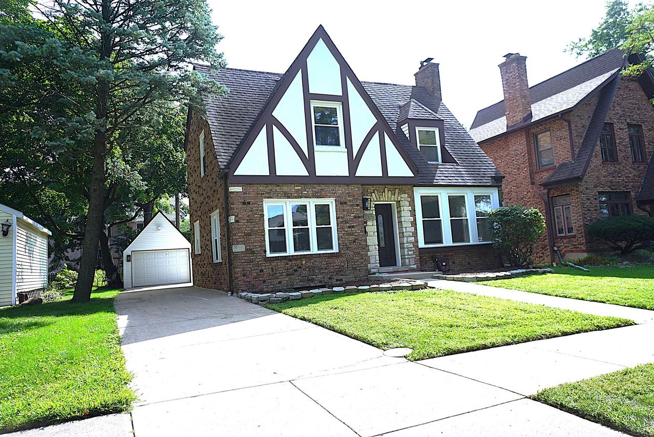 2315 W 112th St., Chicago, IL 60643