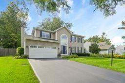 28 Hampton St., Cary, IL 60013