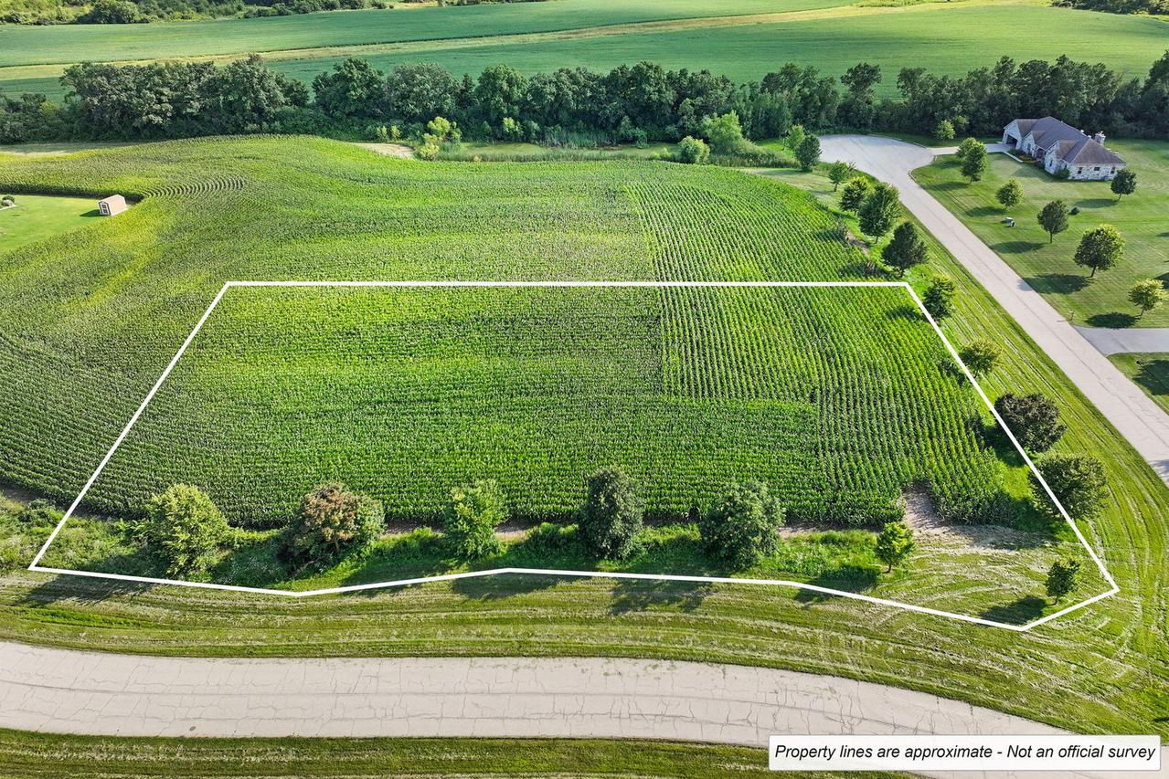 42253 N Strawberry Ln., Zion, IL 60099