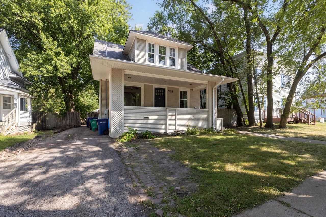 532 N 7th St., Dekalb, IL 60115