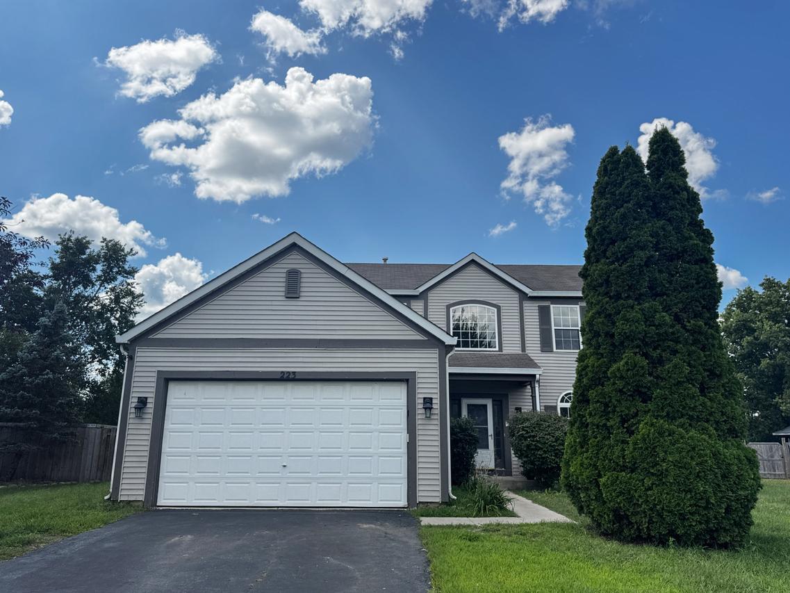 223 Paradise Pkwy., Oswego, IL 60543