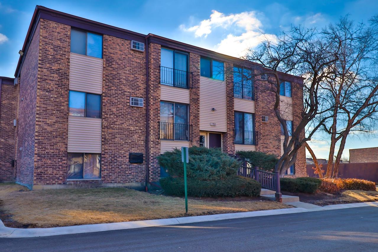170 Dunteman Dr. #301, Glendale Heights, IL 60139