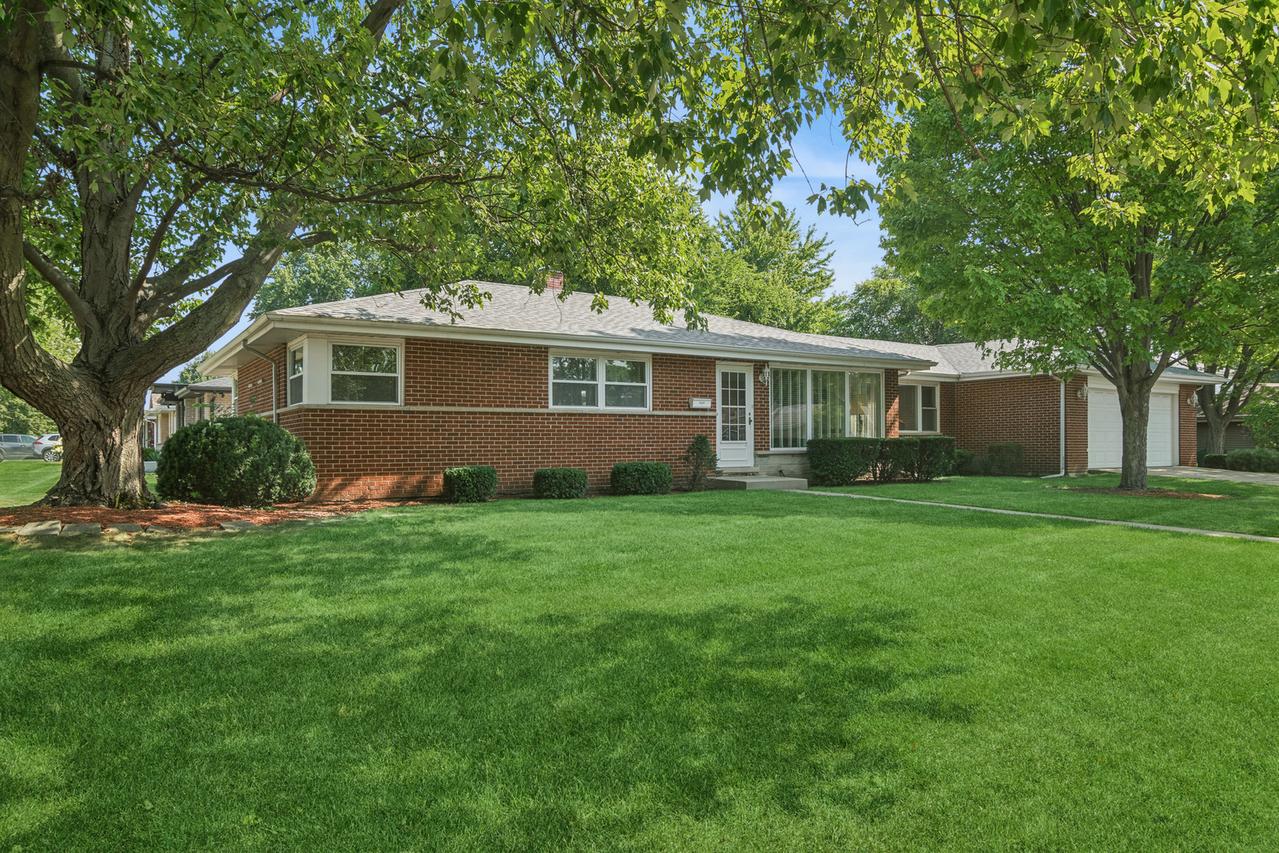 1145 S Haddow Ave., Arlington Heights, IL 60005