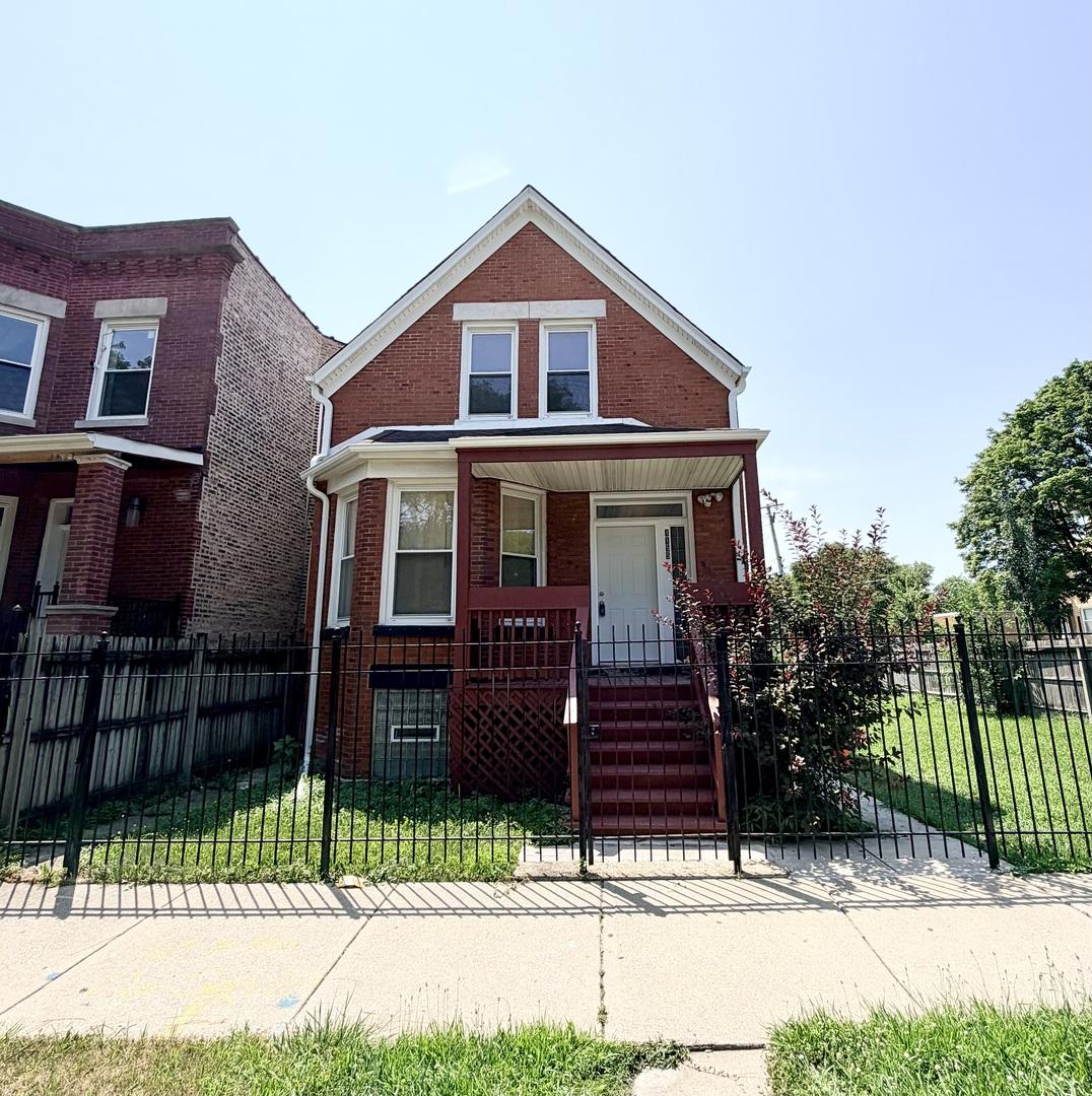 4155 W Arthington St., Chicago, IL 60624