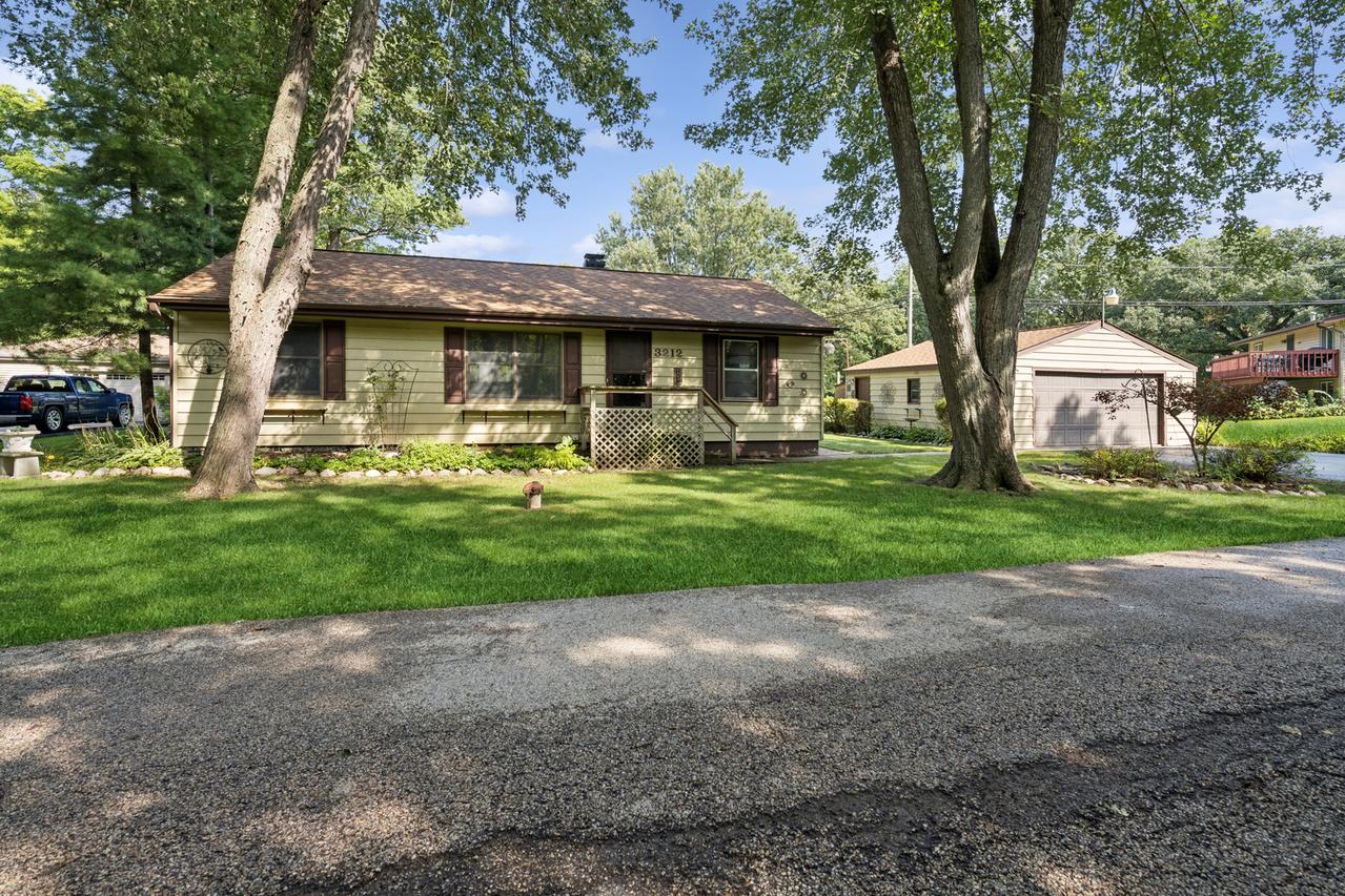 3212 S Bergman Dr., Mchenry, IL 60051