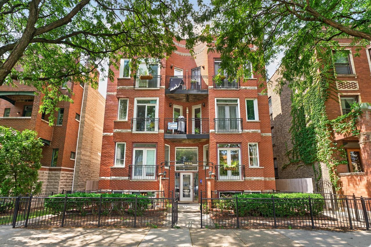 3930 N Southport Ave. #2N, Chicago, IL 60613