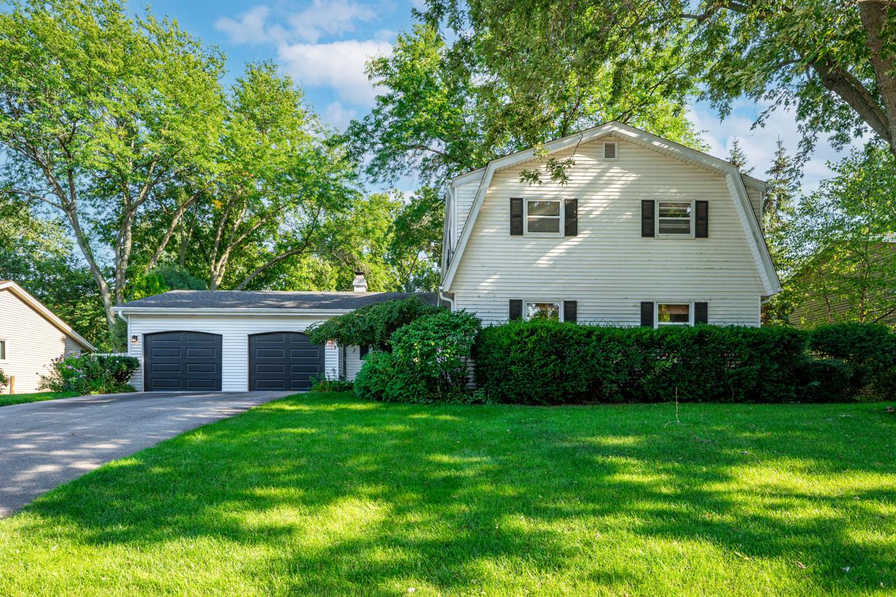 5555 Roanoke Rd., Rockford, IL 61107