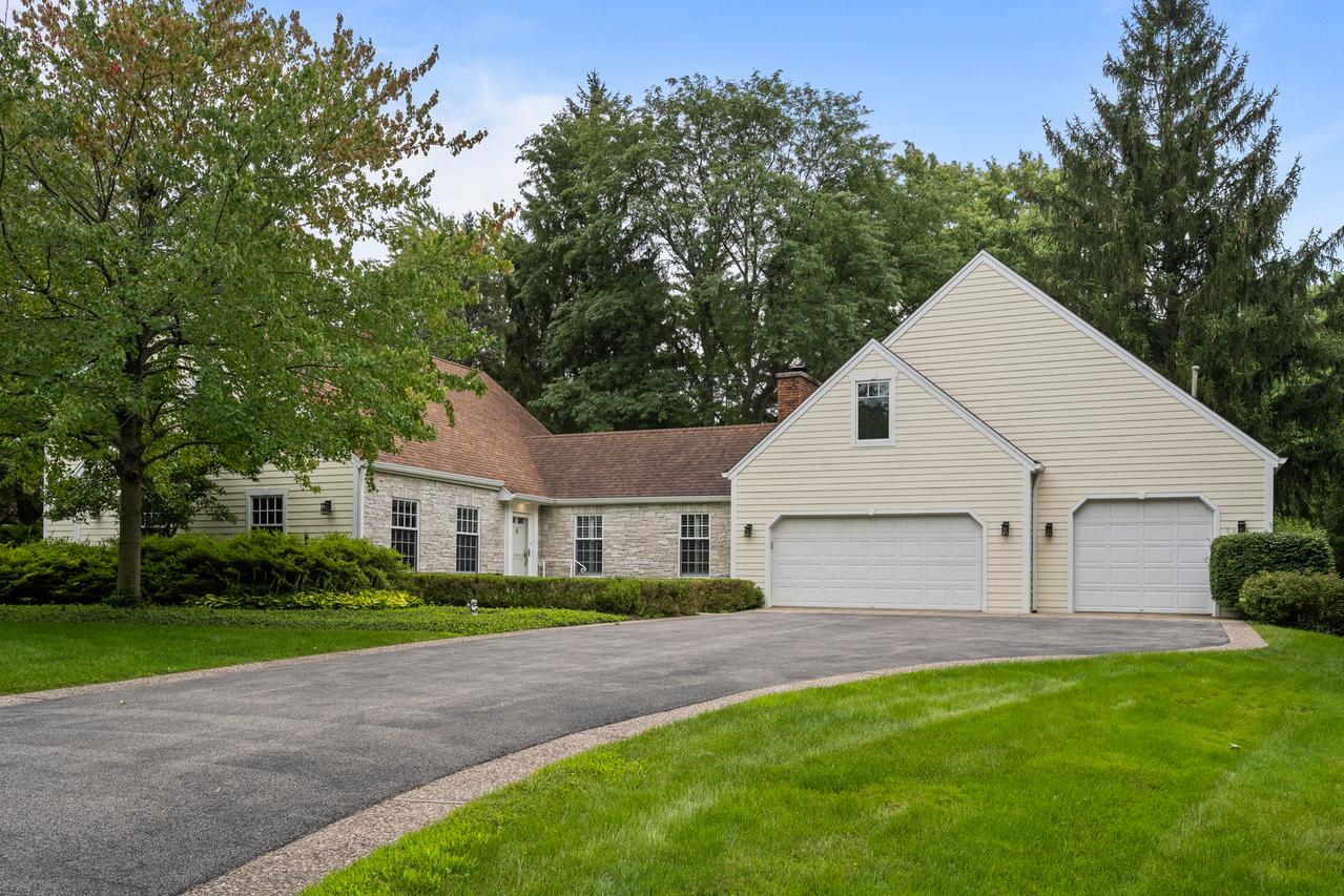 1871 W Everett Rd., Lake Forest, IL 60045
