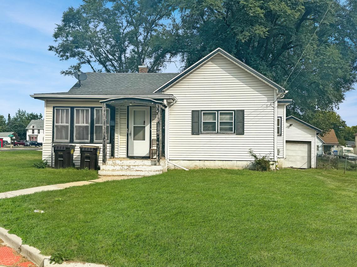 611 S Adams Ave., Freeport, IL 61032
