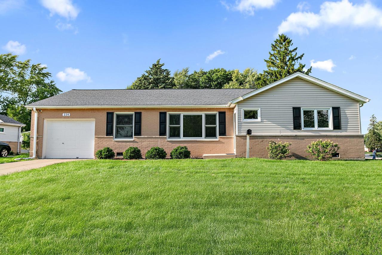 220 Kingman Ln., Hoffman Estates, IL 60169