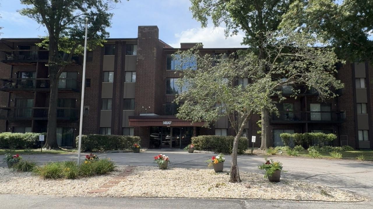 14647 Greenwood Rd. #109, Dolton, IL 60419