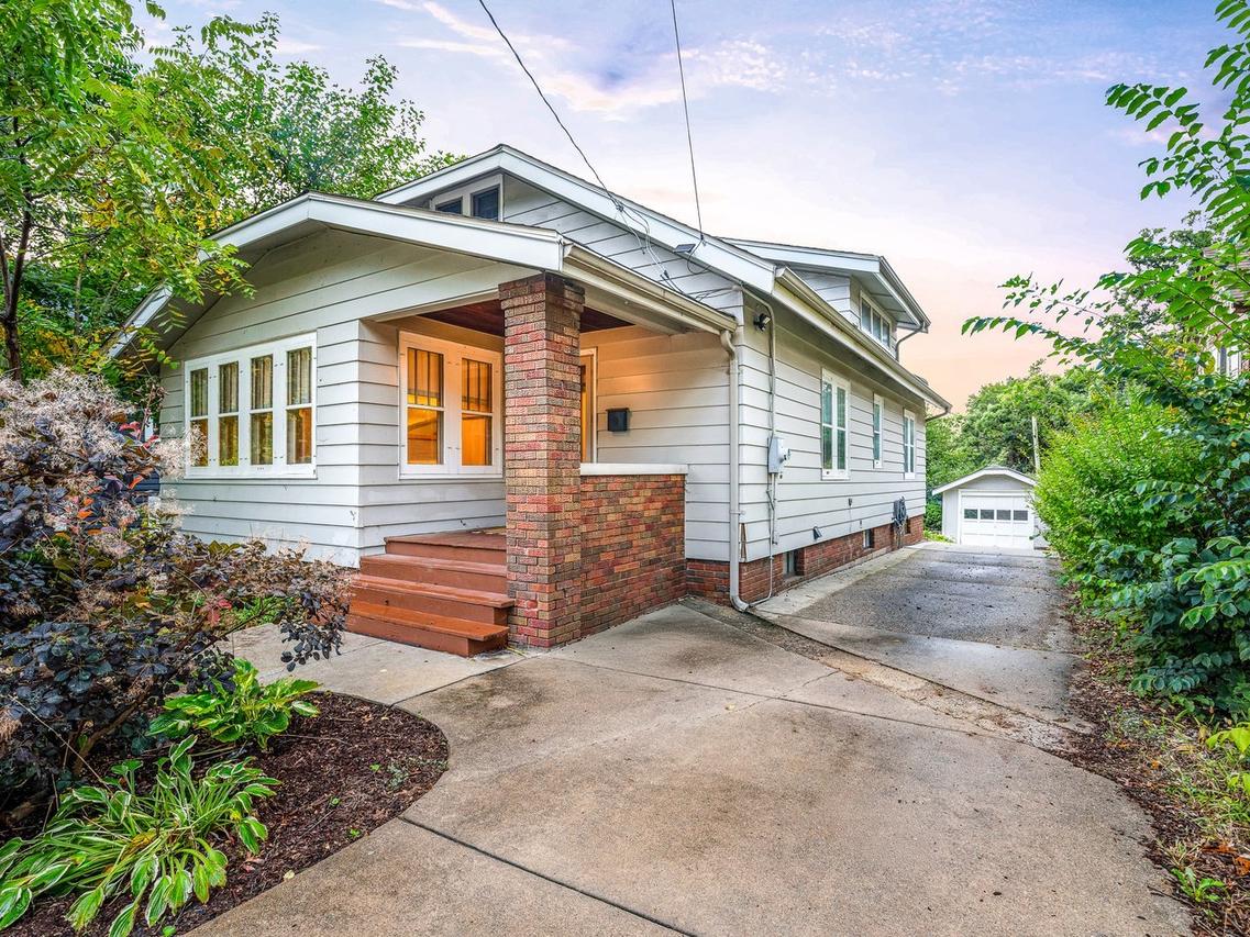 712 Paris Ave., Rockford, IL 61107