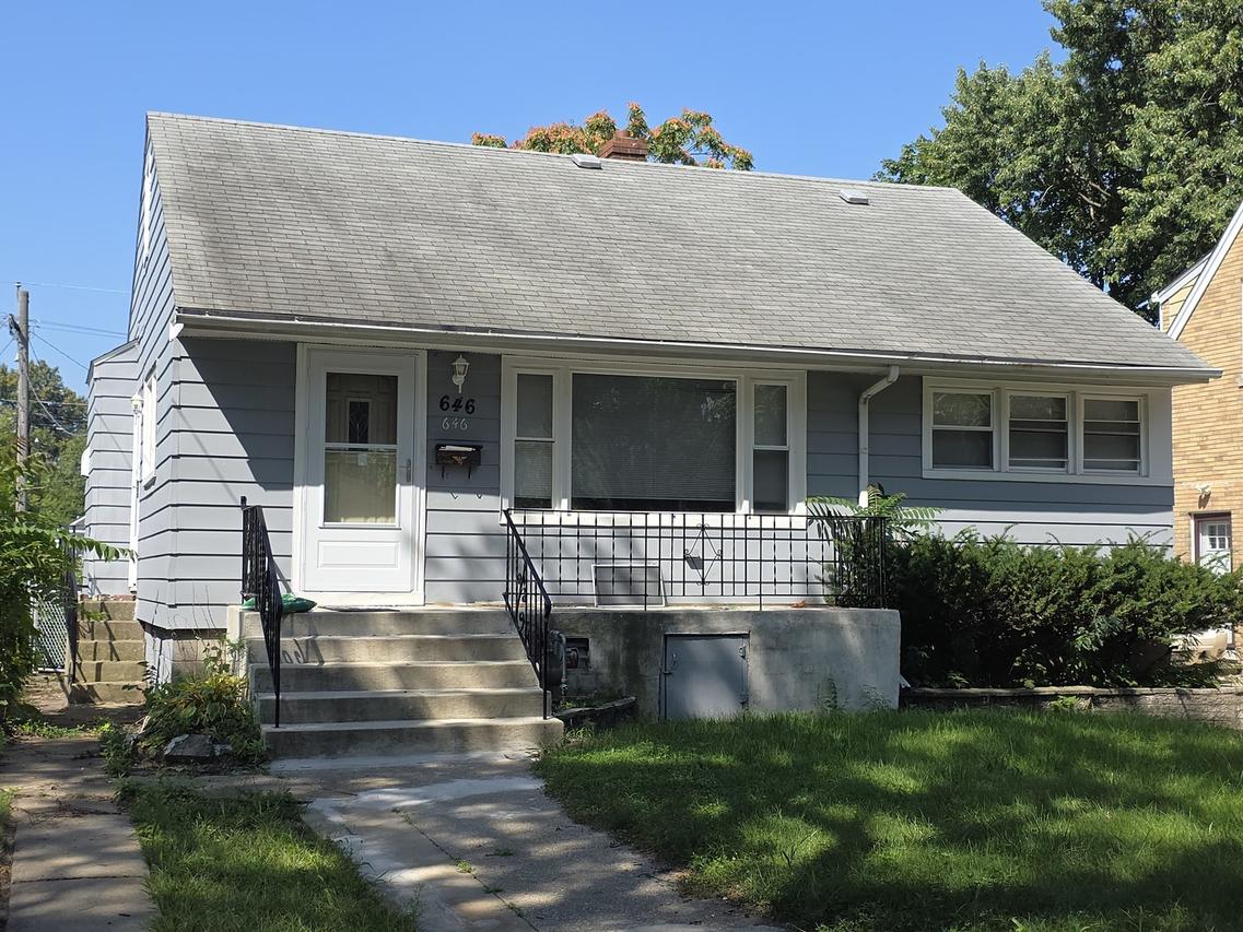 646 Mackinaw Ave., Calumet City, IL 60409