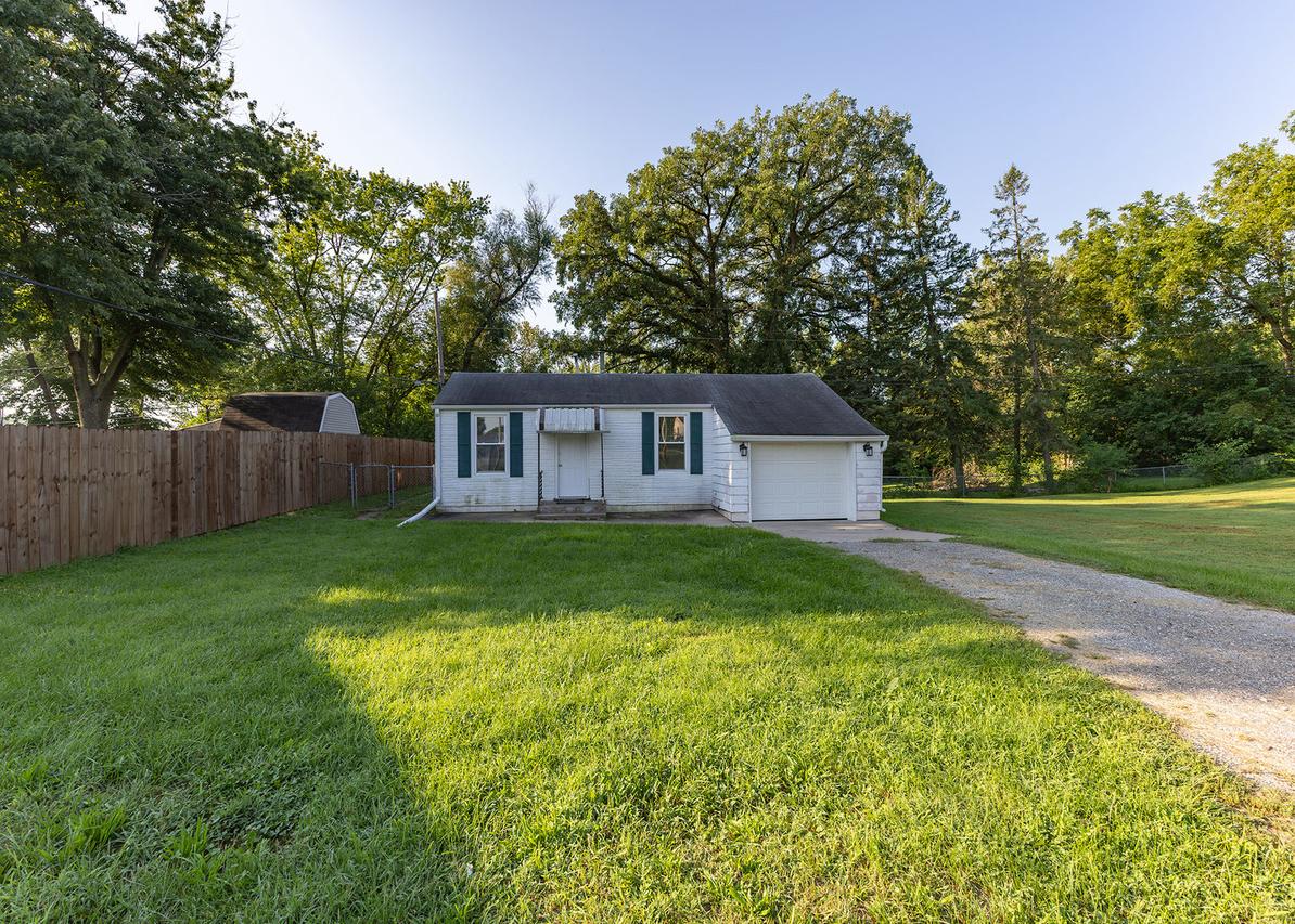 408 10th Ave., Colona, IL 61241