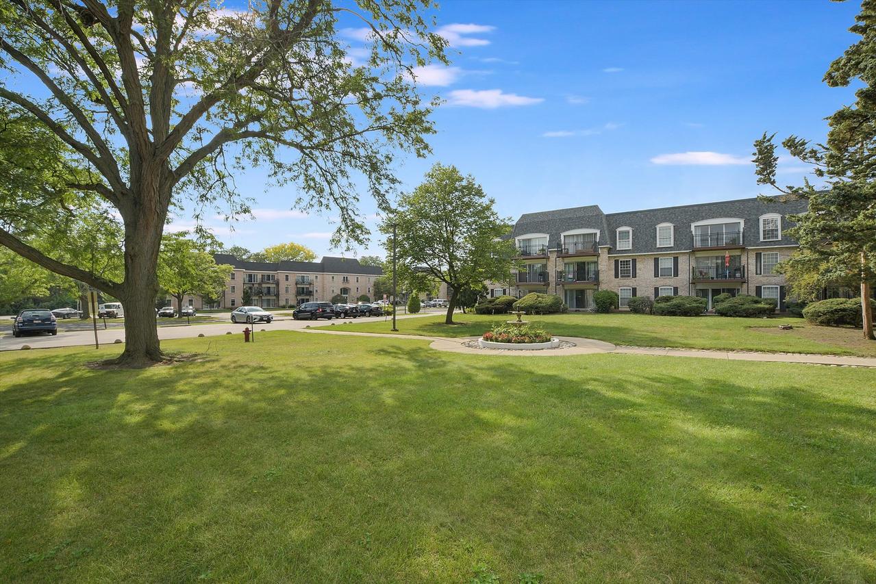 5200 Carriageway Dr. #210, Rolling Meadows, IL 60008