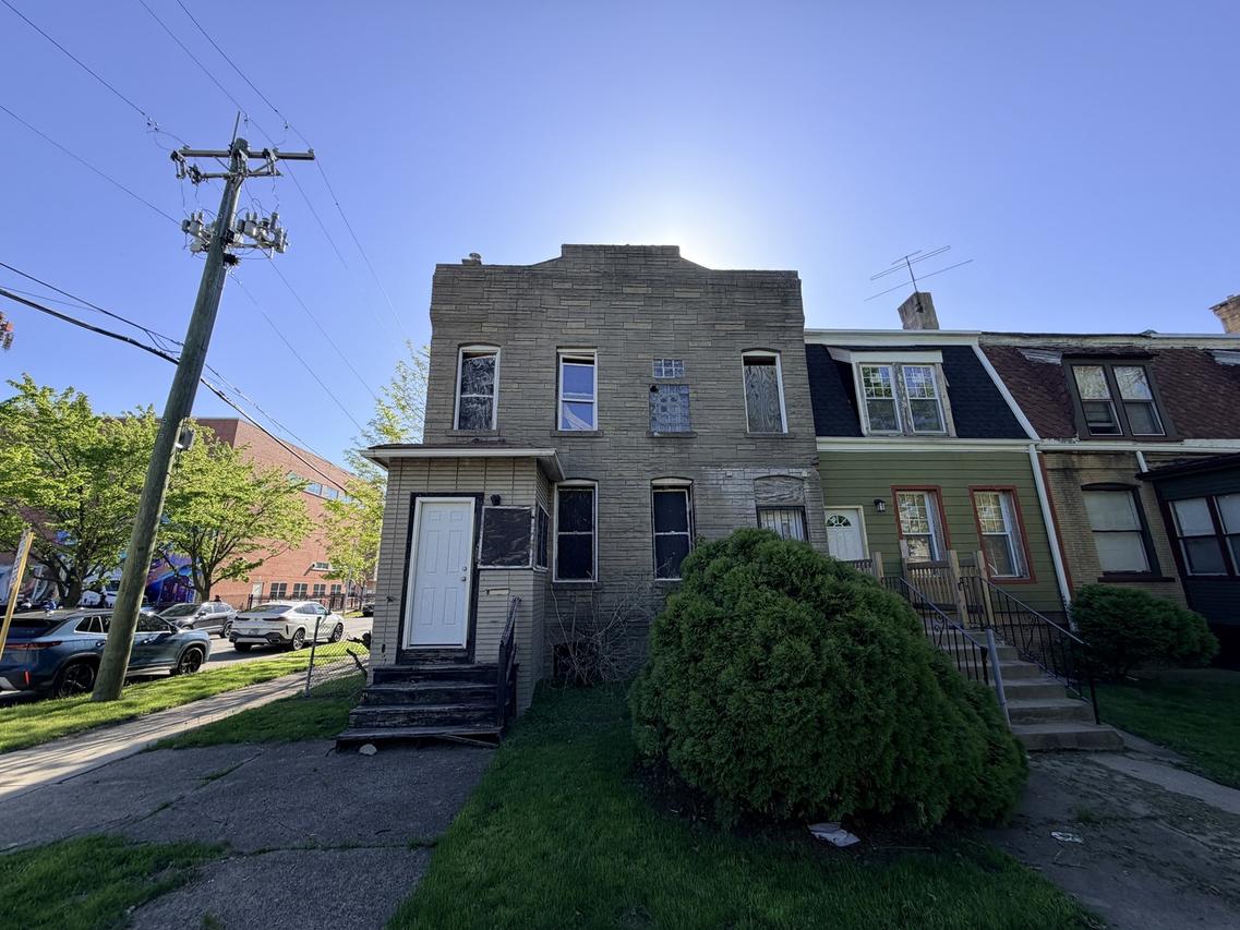 10601 S Champlain Ave., Chicago, IL 60628