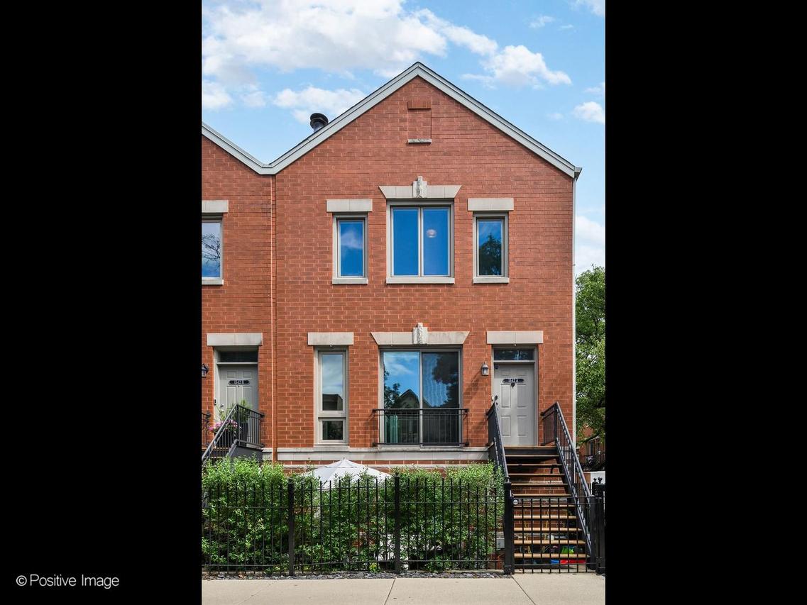 1542 W School St. #A, Chicago, IL 60657