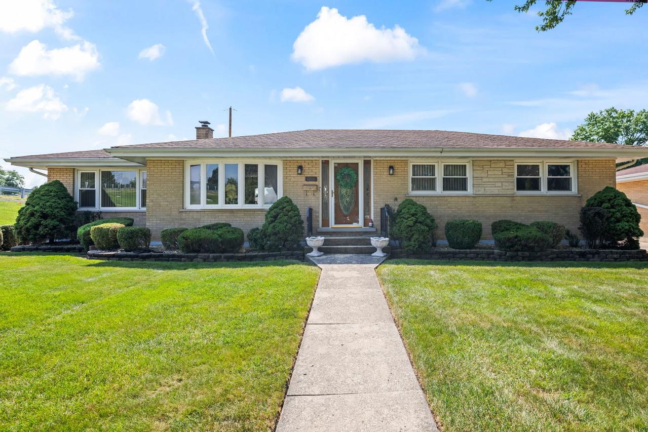 603 W Saint Aubin Dr., Addison, IL 60101