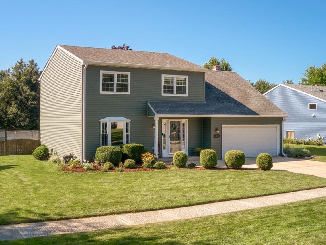 2803 Springdale Cir., Naperville, IL 60564