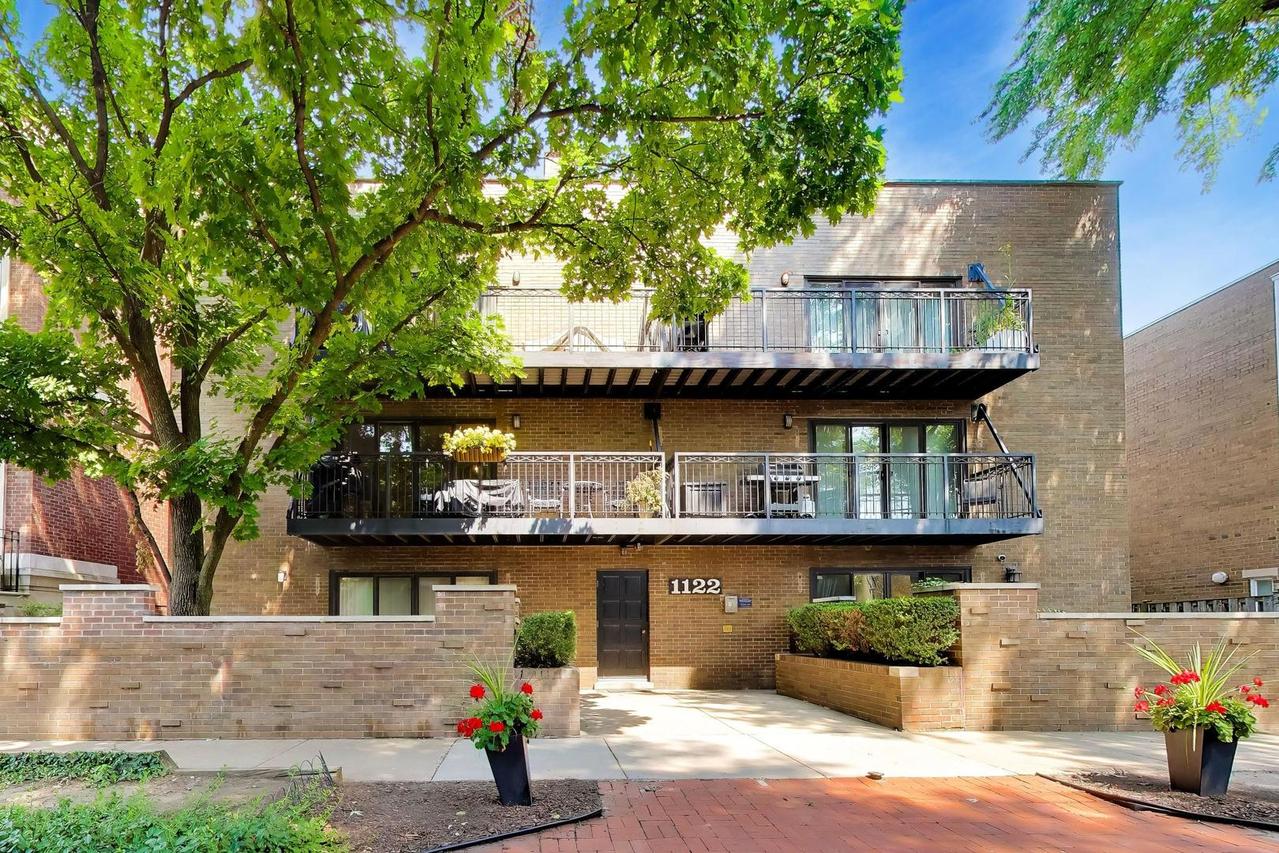 1122 W Altgeld St. #1, Chicago, IL 60614