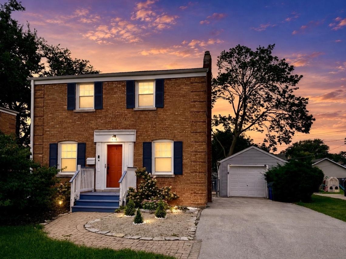 416 N Main St., Mount Prospect, IL 60056