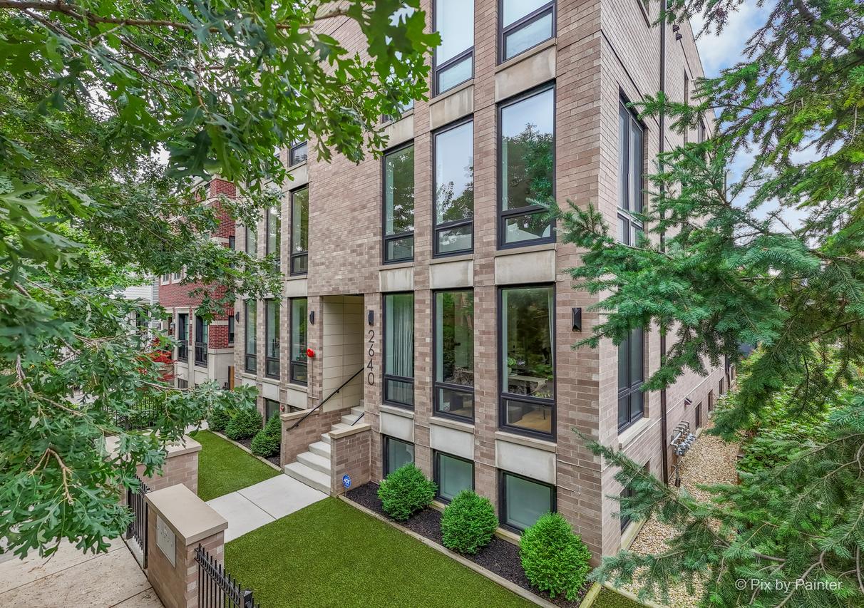 2640 N Bosworth Ave. #PHS, Chicago, IL 60614