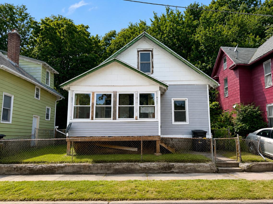 734 13th St., Rock Island, IL 61201
