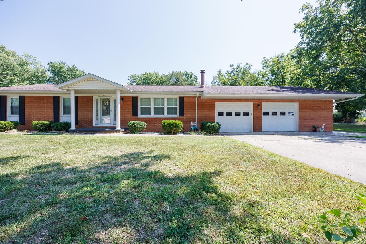 21 Crestwood Ln., Centralia, IL 62801